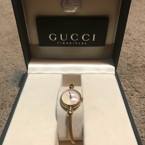 Gucci watch - Picture 1 of 2